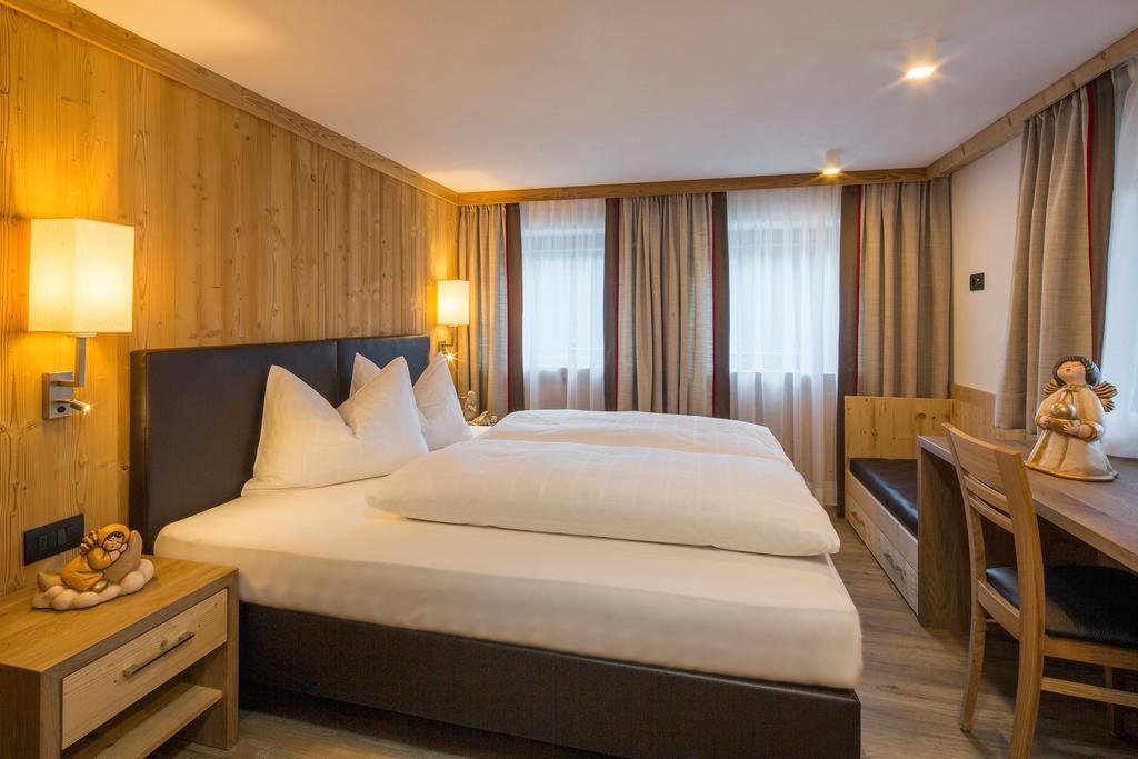 Ciasa Col Cuch Apartment La Villa  Bagian luar foto